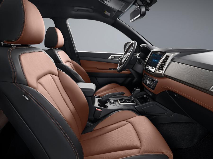 Интерьер SsangYong Rexton Sports (Q200) 2018 года  (KR) (фото 28 из 40)